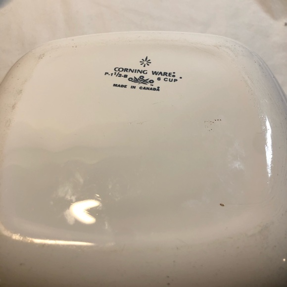 Vintage Corning ware Dishes (no lids) 6 & 7 Cup Casserole Dishes made in Canada - Picture 5 of 10